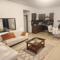 Dreams HOME, appartement meublé N2, Bastos, Yaoundé