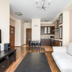 Rydygiera Green View Apartment by BookingHost