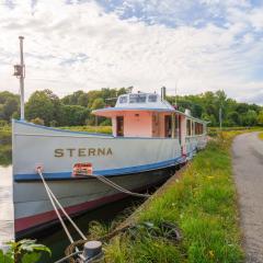Sterna boat & suites