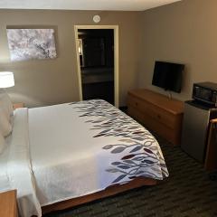 Red Roof Inn & Suites Marysville