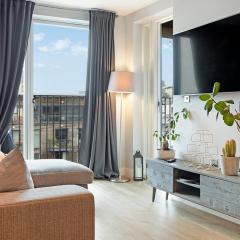 Stylish 1-Bed Apt with Balcony & Canal Views