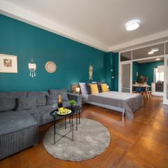 3B Bright Beautiful Newly Renovated 3BR