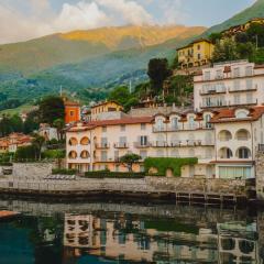 Exclusive Garden Apartment with Lake View & Pool