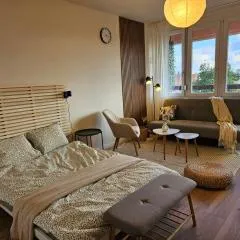 Modern apartment with balcony and free parking