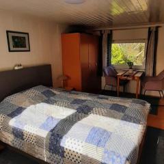 Ferhaus-Albertsdorf-am-Dorfteich-Wohnung-4