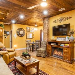 Stockyards 5 mins, New, Sleeps 8 Cedar House, TCU