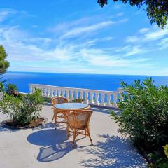 Private Oceanfront Cottage with 180 degree Sea View, 100 m Terrace