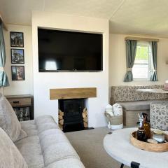 Two Bedroom Caravan on 7 Lakes Country Park