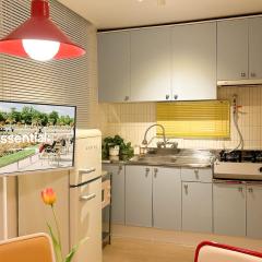 Cozy Colorful Stay near Hongdae and Airport Line for up to 6 Guests with Luggage Storage