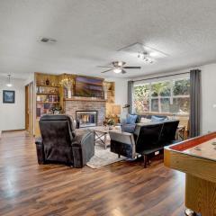 Uhost AI - Get Cozy & Relax! 4BR, 2BA, Hot Tub