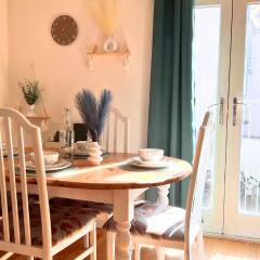 Urban Oasis Stylish Boho Flat in Bristol