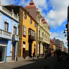 Modern Comfort in the Heart of La Laguna