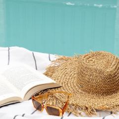 Pandanus - Spacious Waterfront Escape