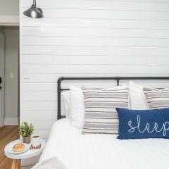 Jennifer's Modern & Comfy Broadway Retreat