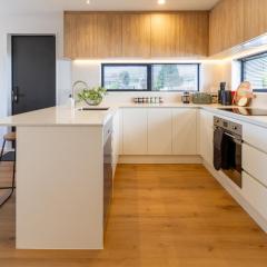 Walk In, Unwind & Feel Right at Home