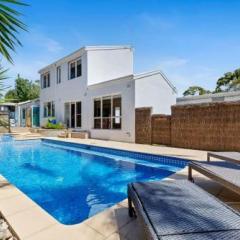 Villa Solare - Pet friendly Retreat with Pool and Spa