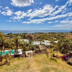 LAKAZ DEL VISTA - Luxurious new apartments with panoramic sea views, pool & garden retreat