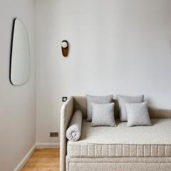 Lively & trendy neighborhood Metro Line 11