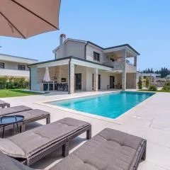 NEW! Luxury Villa Carlotte with 11m pool