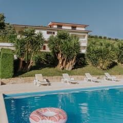 Jerónimos Garden & Pool Villas