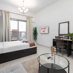 Business Bay Chic Studio for 3 in a Great Location