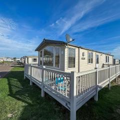 Lovely Caravan With Spacious Decking At North Denes In Suffolk, Ref 40134Nd