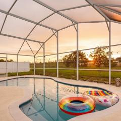 East Orlando Getaway - 3BR/2BTH - *Pool *Parking