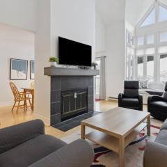 Slopeside Ski In Ski Out Second Floor Condo
