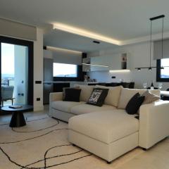 Luxurious High-End 2BR Penthouse - Terrace - Great view - Parking - Historical Centre
