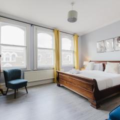 Elegant Fulham & Chelsea 3Bedroom Home - Sleeps 8 Ppl - Jacuzzi - Roof Terrace - Under New Management