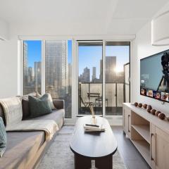 Bright 2BR Condo w Patio Central Toronto Retreat