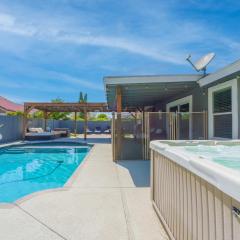 New king Beds Pool Hot Tub Outdoor Fireplace