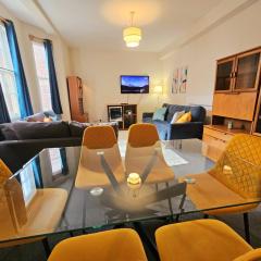 Spacious Home with 5 beds next to Bayswater Station, Queensway Station & Hyde Park - 2 Elevators in the Building