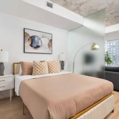 Urban Oasis Condo with Cafe & Bar at Your Doorstep