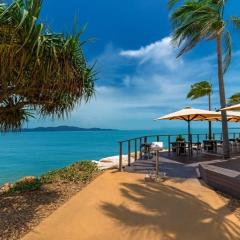 Beachfront Bliss Views Pool Cafes Townsville