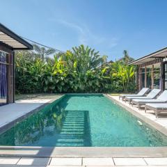 Brand New 5 BR Villa Enclosed Living room Canggu