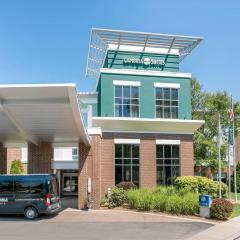 Cambria Hotel Traverse City
