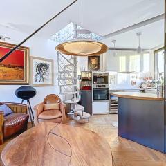 House with rooftop Eiffel Tower view