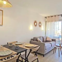 LX176 Balcon piscine Parking 5 min de la plage