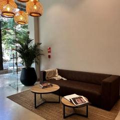 Prime Location in Laureles with AC & View