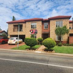 Hippo Zwartkop Suites