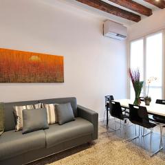 San Polo Apartment with Balcony