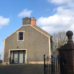 Apartment Bushmills Hideaway Parking Pets Allowed