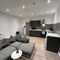 Modern Apartment - Central Location - Parking