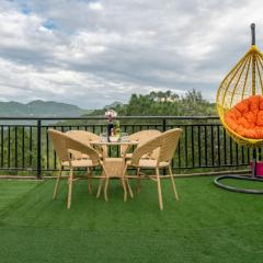 The Mesmerizing View I Serviced Apartments I Open Air Pvt Lawn I Peacefull Area I Family Accomodation I Kasauli By Exotic Stays