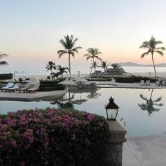 Gorgeous Casa del Mar Condo
