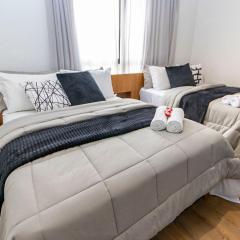 Studio com 2 camas de casal e garagem - EIX0805