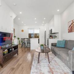 Inner-City Chic Urban Farmhouse 3 Bds and Ba