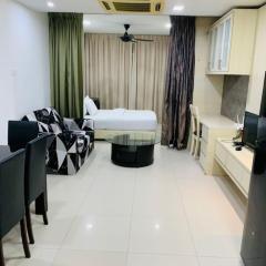 Tarragon Family Suite Apartment