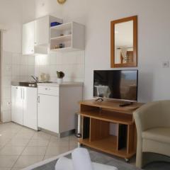 Dugi Rat Seaside Apartments - Studio 5